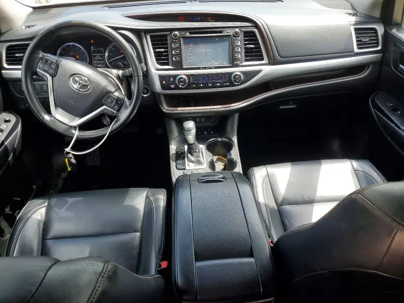 2018 TOYOTA HIGHLANDER XLE  