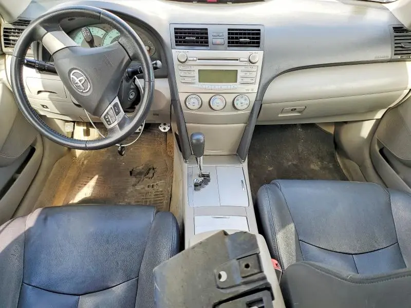 2011 TOYOTA CAMRY SE  