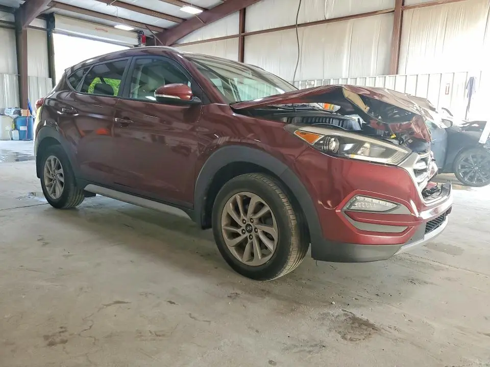 2017 HYUNDAI TUCSON SE PLUS  
