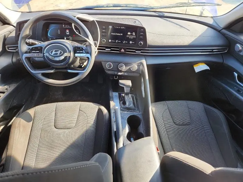 2024 HYUNDAI ELANTRA SE  
