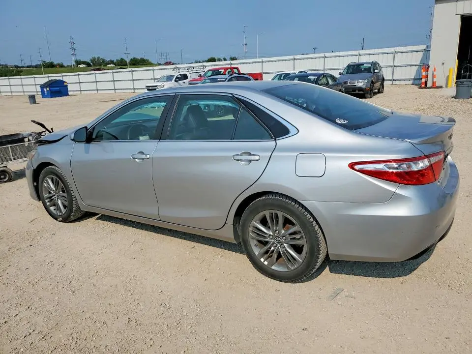 2016 TOYOTA CAMRY SE  