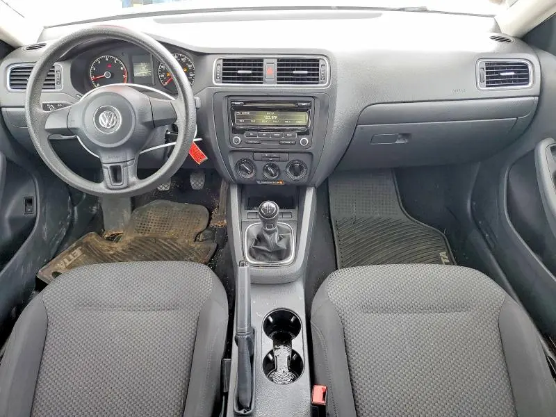 2013 VOLKSWAGEN JETTA BASE  