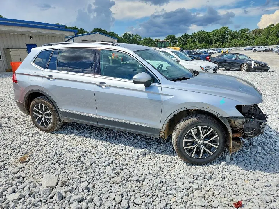 2020 VOLKSWAGEN TIGUAN SE  