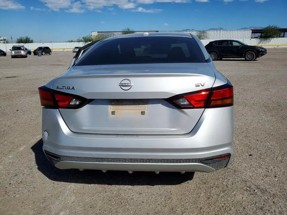 2024 NISSAN ALTIMA SV  