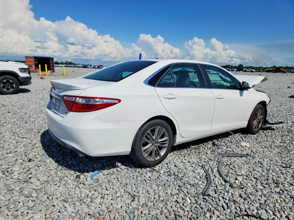 2017 TOYOTA CAMRY SE  
