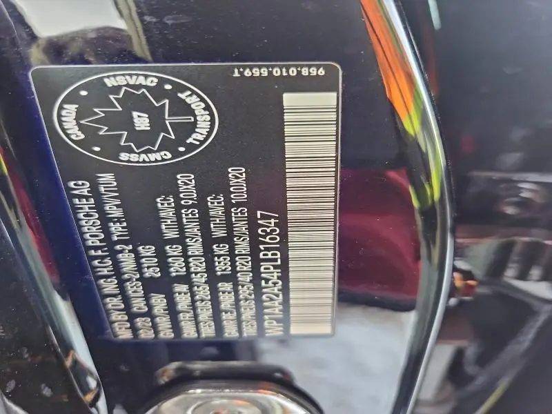 2023 PORSCHE MACAN BASE  