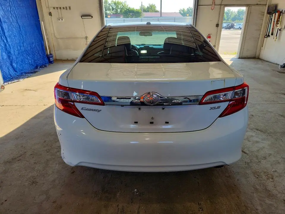 2012 TOYOTA CAMRY XLE  