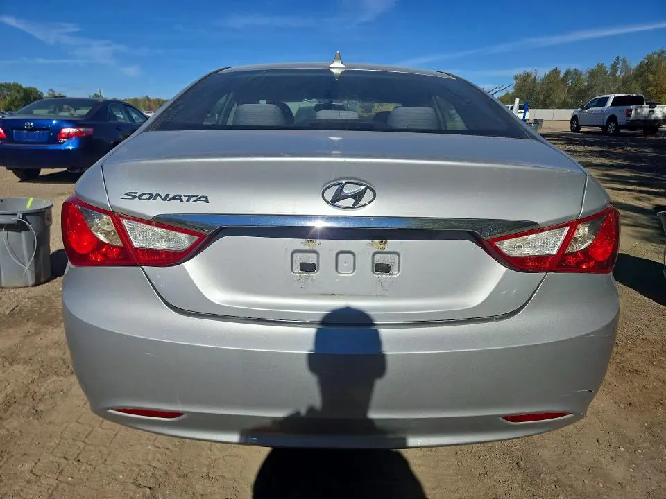 2011 HYUNDAI SONATA GLS  