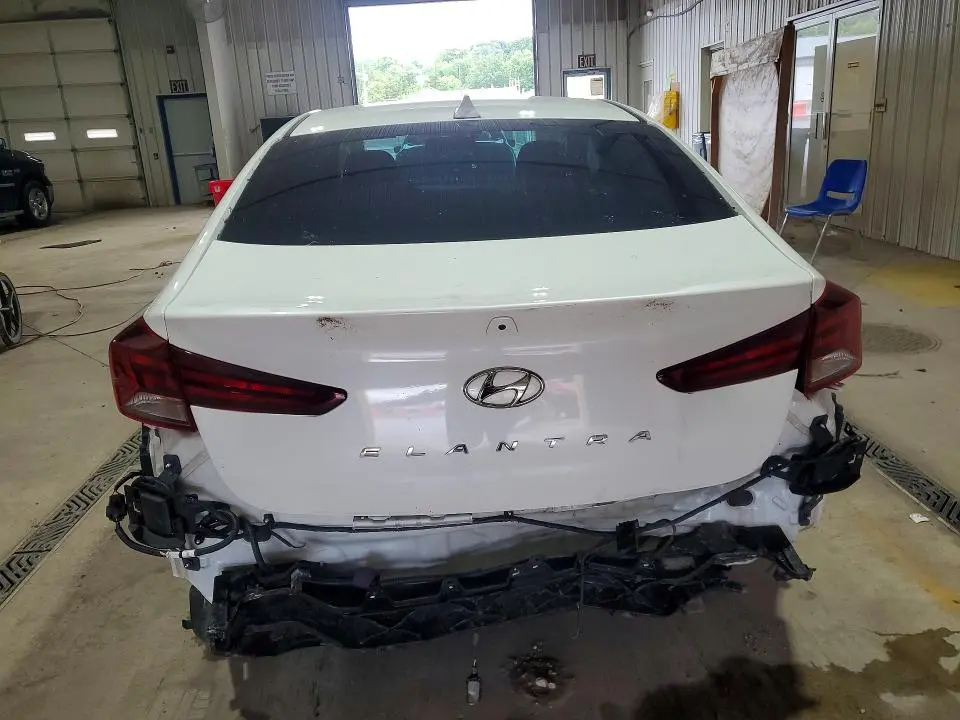 2020 HYUNDAI ELANTRA SEL  