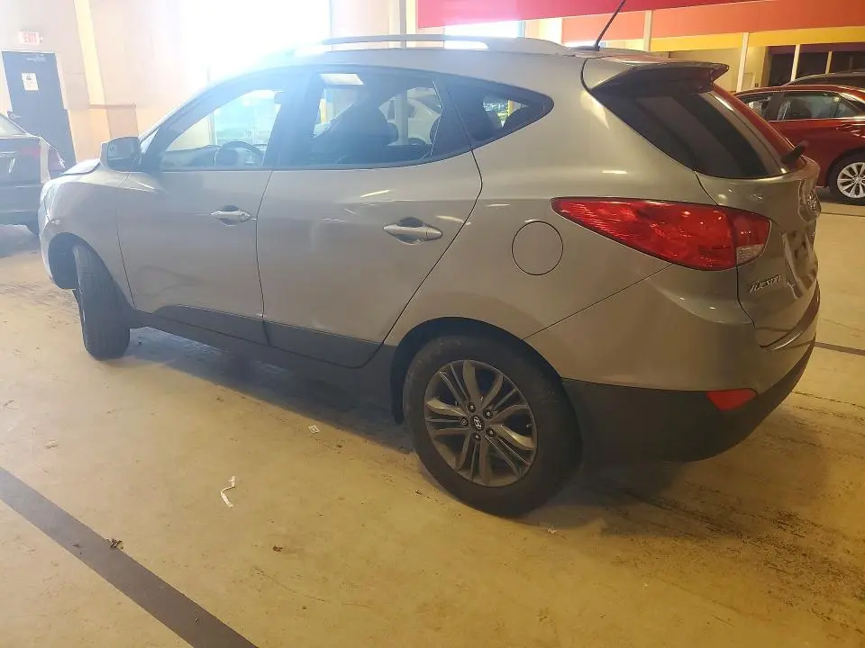 2015 HYUNDAI TUCSON SE  
