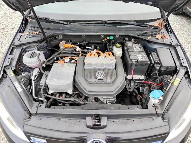 2016 VOLKSWAGEN E-GOLF SE  