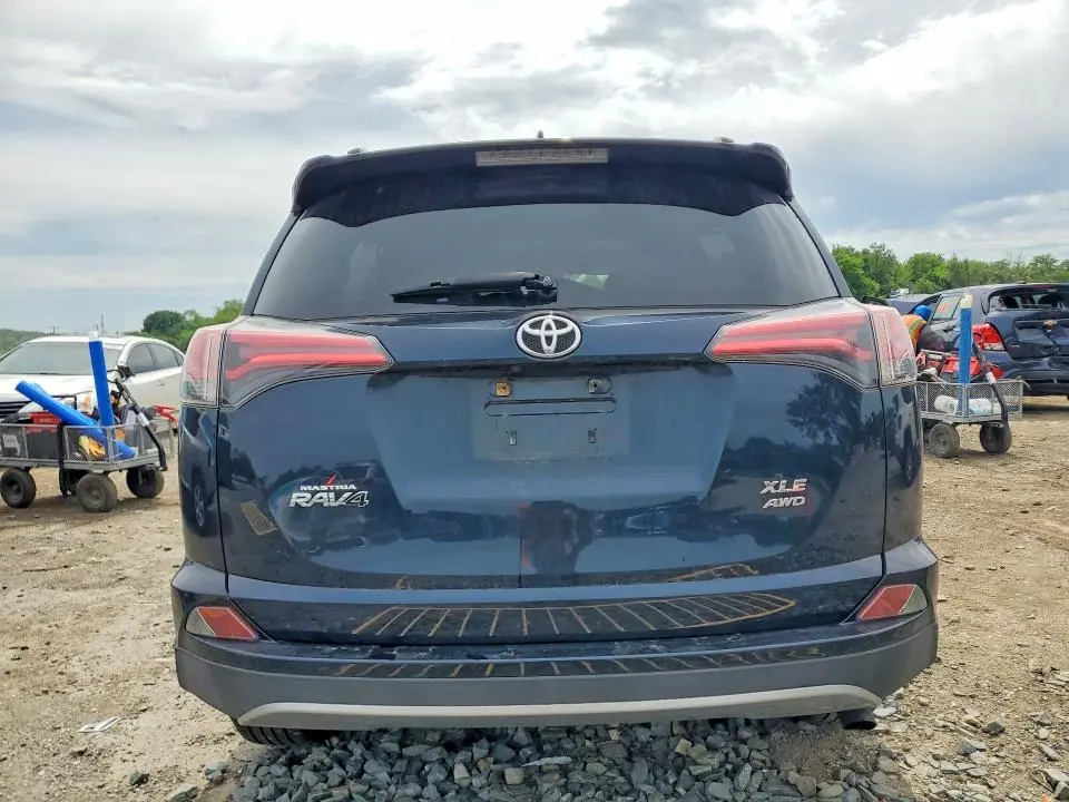 2018 TOYOTA RAV4 XLE  