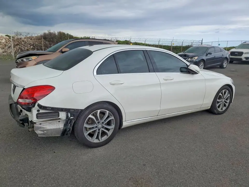 2015 MERCEDES-BENZ C 300  