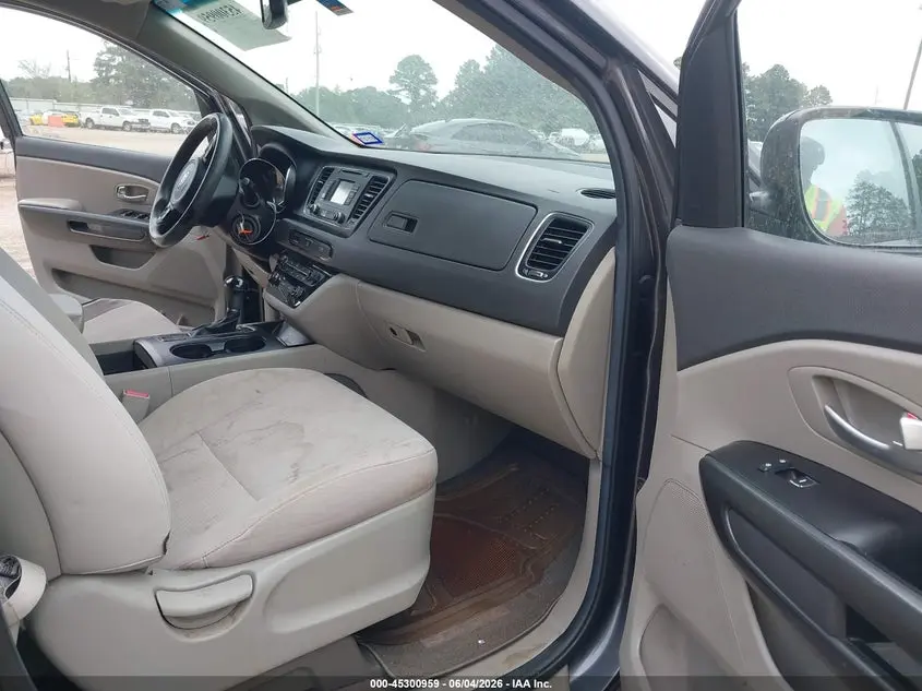 2016 KIA SEDONA LX