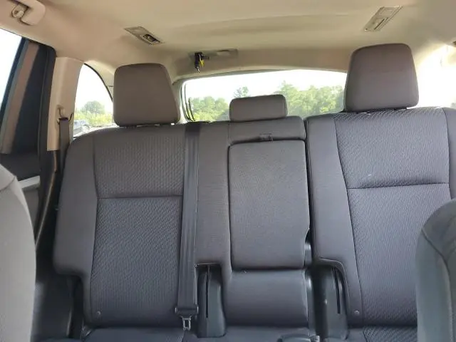 2016 TOYOTA HIGHLANDER LE  