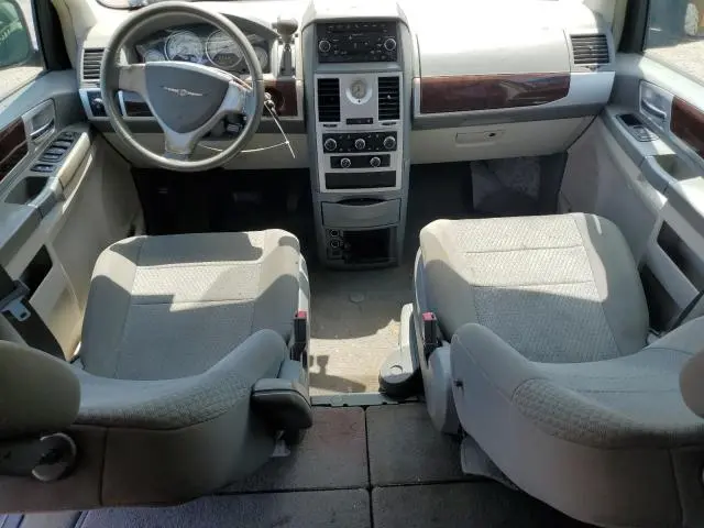2010 CHRYSLER TOWN & COUNTRY TOURING  