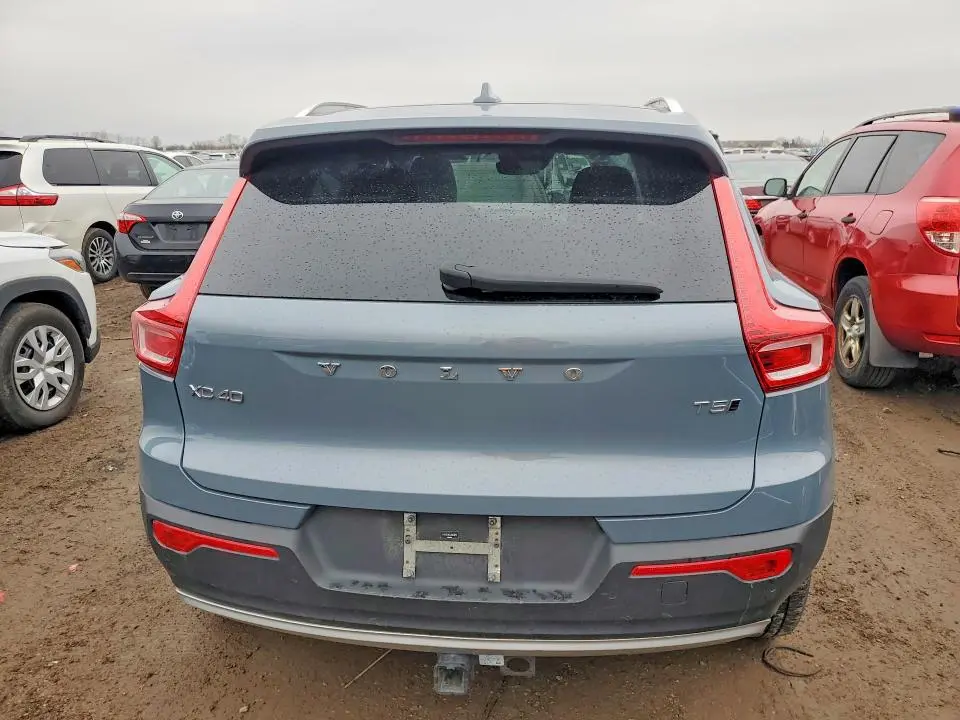 2020 VOLVO XC40 T5 MOMENTUM  