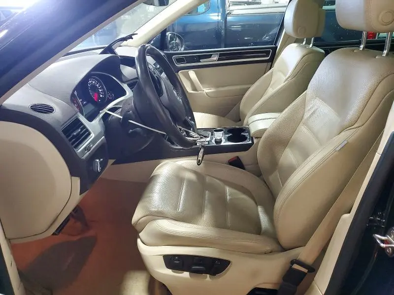 2017 VOLKSWAGEN TOUAREG EXECUTIVE  