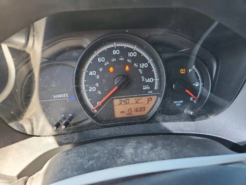 2015 TOYOTA YARIS 5-DOOR LE  
