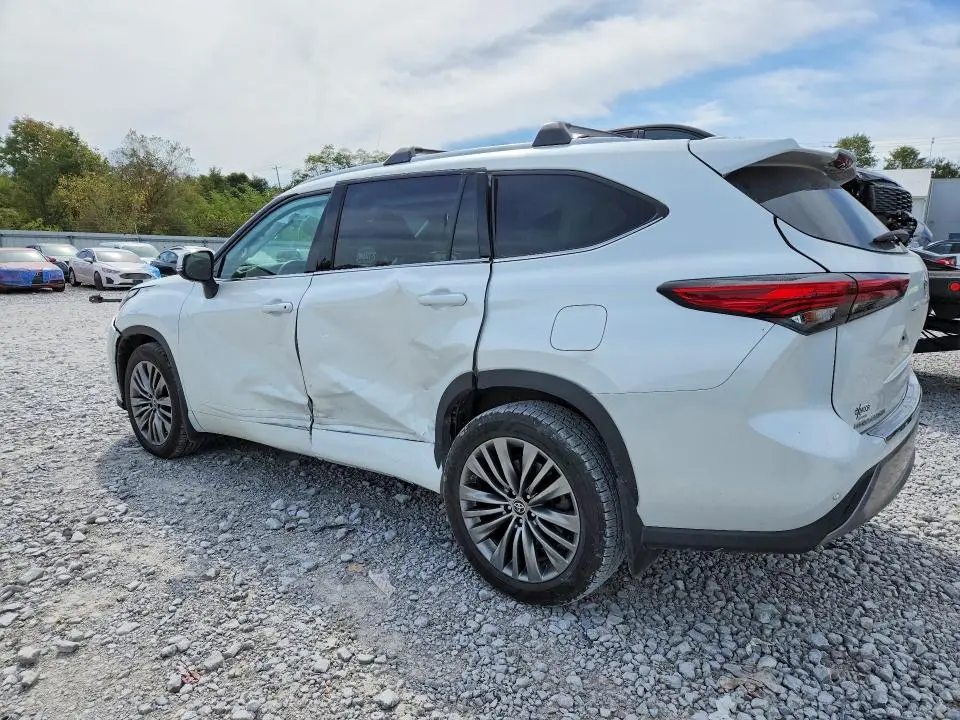 2022 TOYOTA HIGHLANDER PLATINUM  