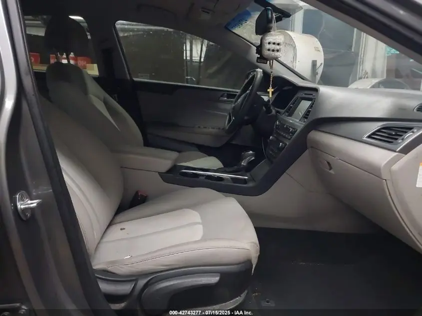 2017 HYUNDAI SONATA HYBRID SE