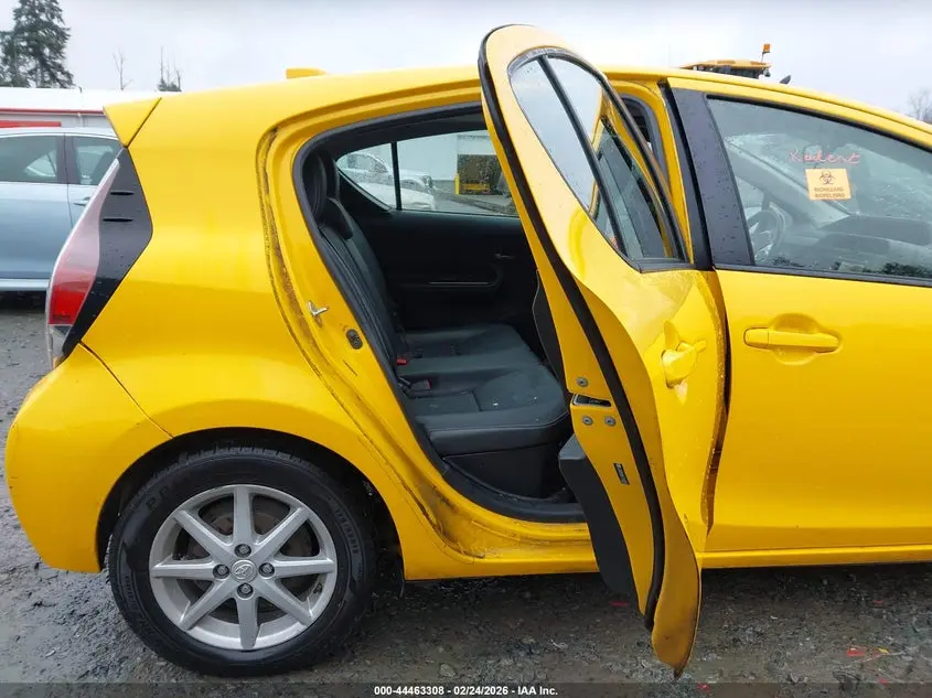 2015 TOYOTA PRIUS C FOUR