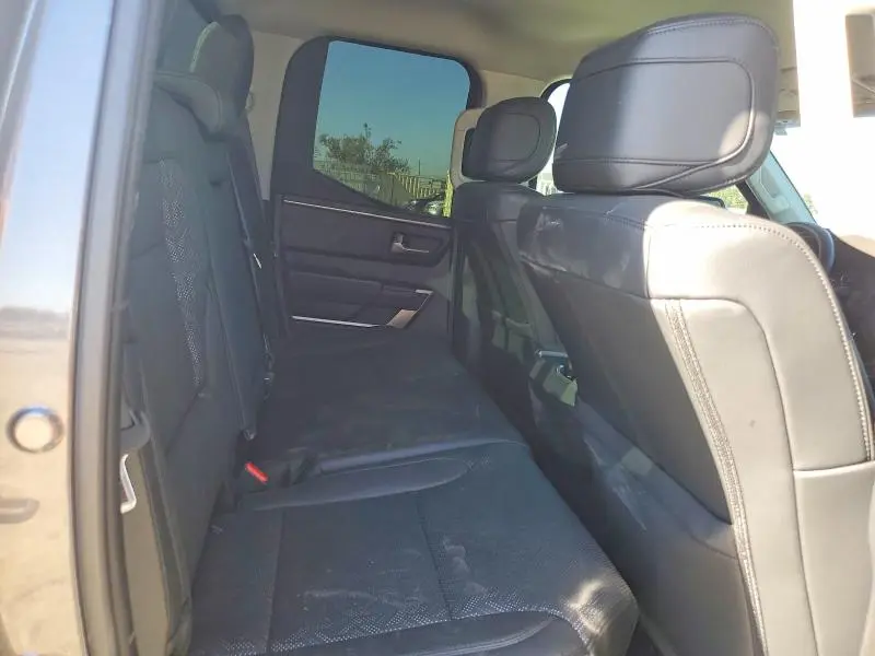2022 TOYOTA TUNDRA SR5  