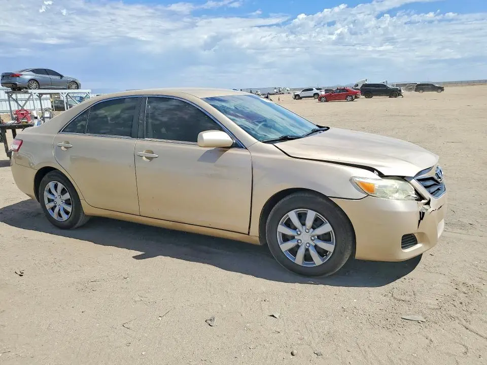 2011 TOYOTA CAMRY LE  
