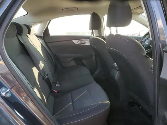 2024 KIA FORTE LX  