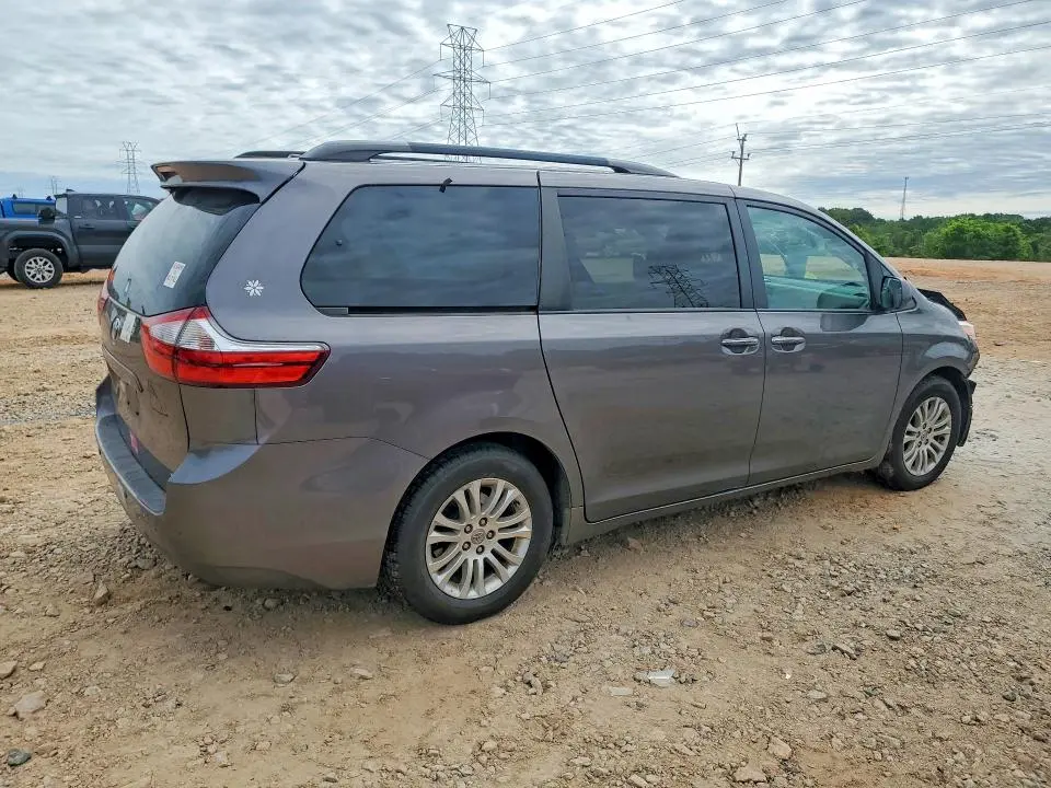 2016 TOYOTA SIENNA XLE PREMIUM 8-PASSENGER  
