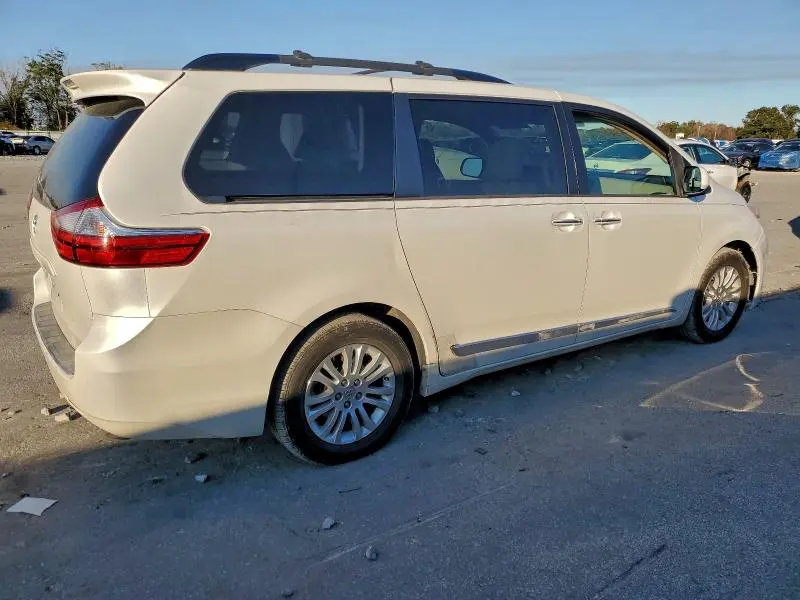2015 TOYOTA SIENNA XLE  