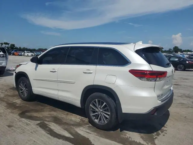 2018 TOYOTA HIGHLANDER SE  