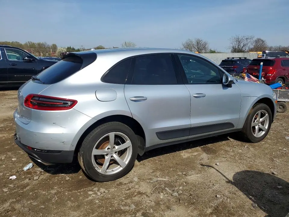 2018 PORSCHE MACAN   