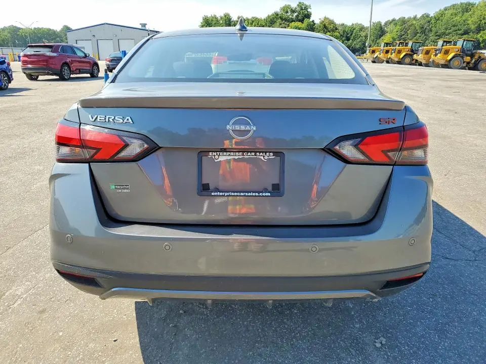 2024 NISSAN VERSA SR  