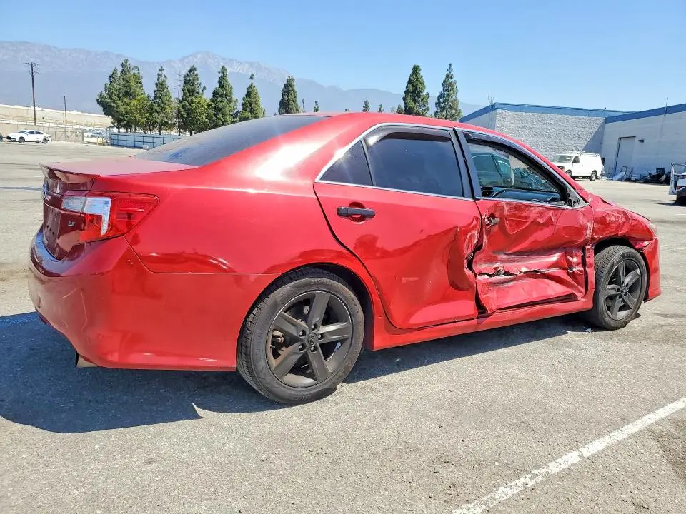 2014 TOYOTA CAMRY SE  
