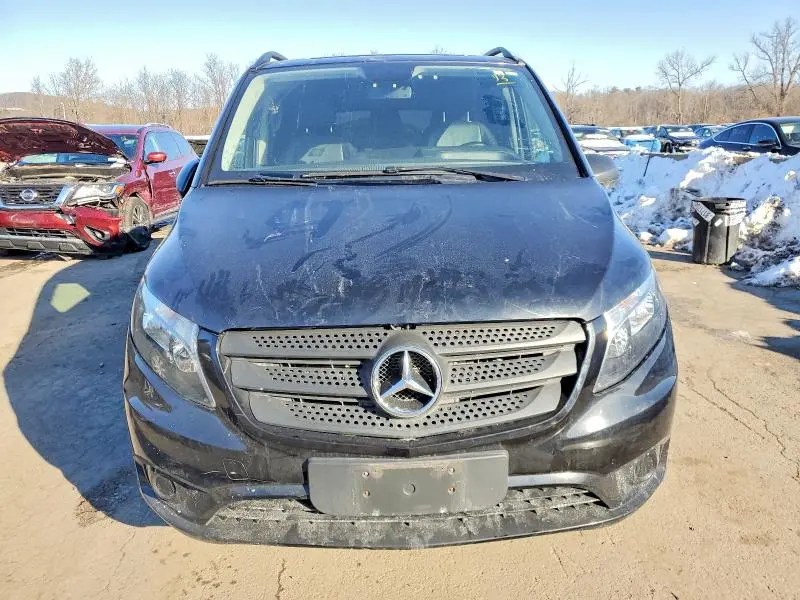 2017 MERCEDES-BENZ METRIS   