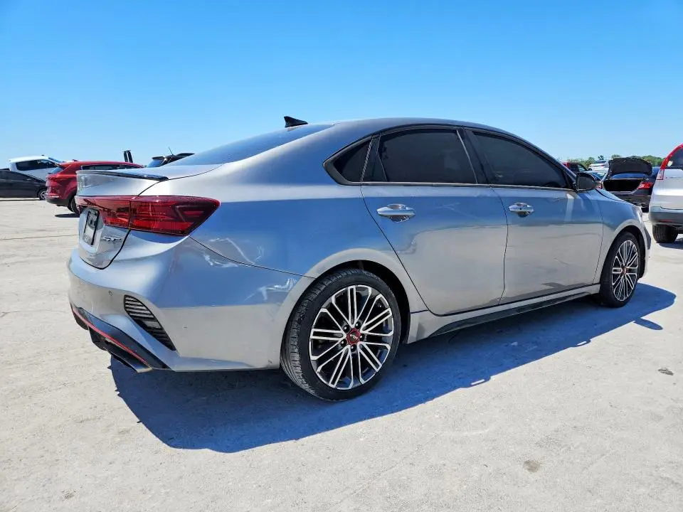 2023 KIA FORTE GT  