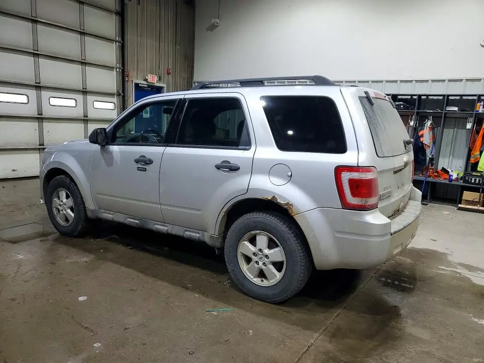 2010 FORD ESCAPE XLT  