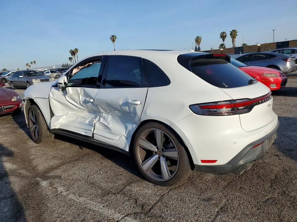 2024 PORSCHE MACAN BASE  