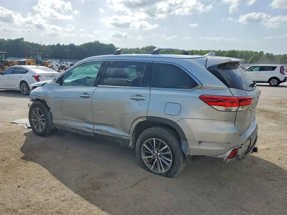 2019 TOYOTA HIGHLANDER XLE  