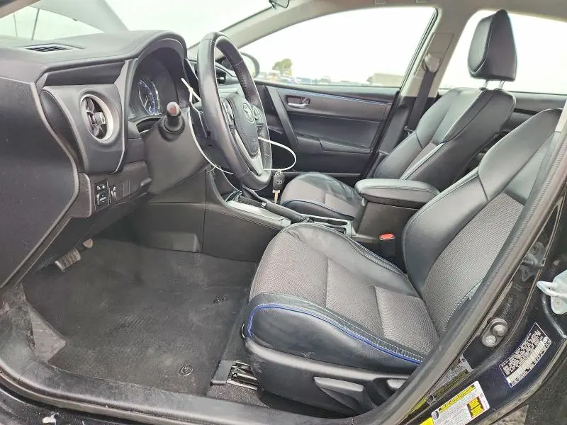 2017 TOYOTA COROLLA SE  
