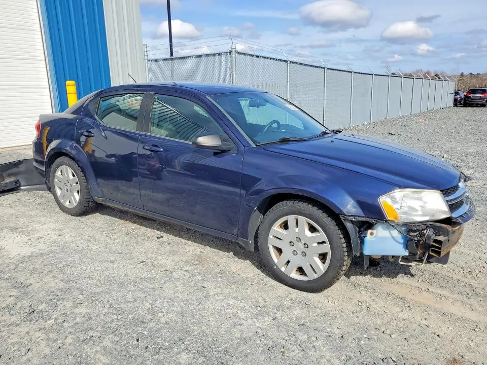 2013 DODGE AVENGER SE  