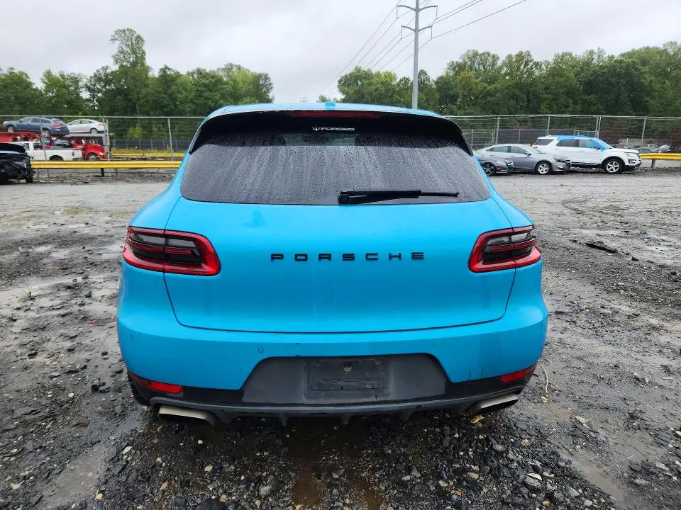 2018 PORSCHE MACAN   
