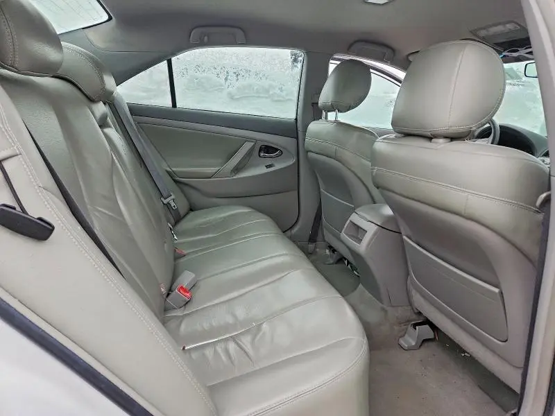 2010 TOYOTA CAMRY LE  