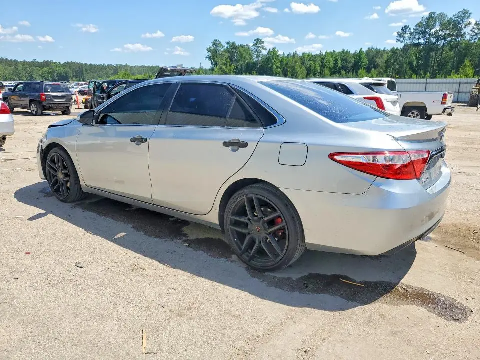 2015 TOYOTA CAMRY SE  