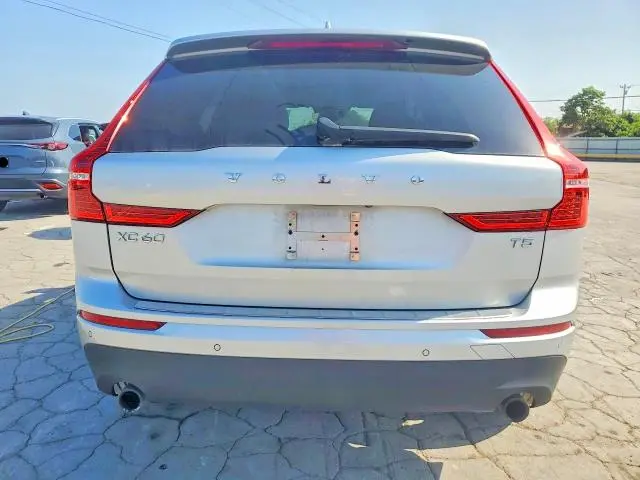 2021 VOLVO XC60 T5 MOMENTUM  