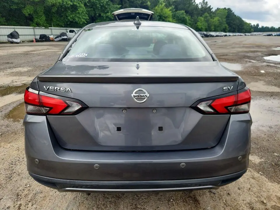 2020 NISSAN VERSA SV  