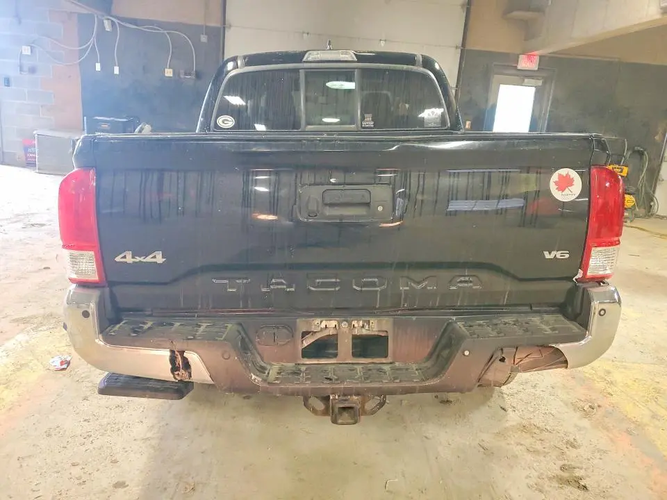 2017 TOYOTA TACOMA SR5 V6  