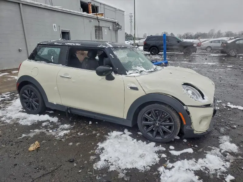 2021 MINI COOPER   
