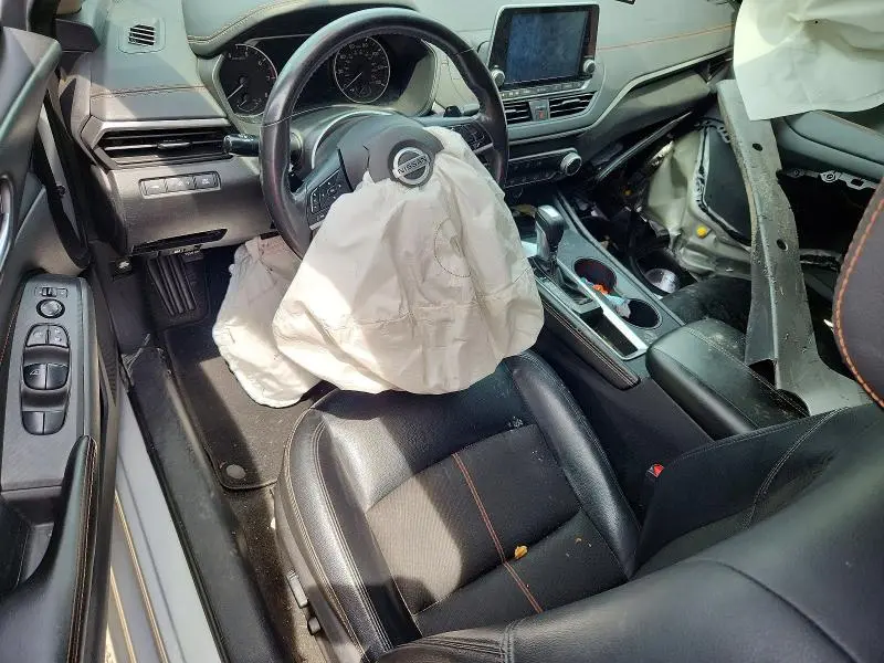 2022 NISSAN ALTIMA SR  